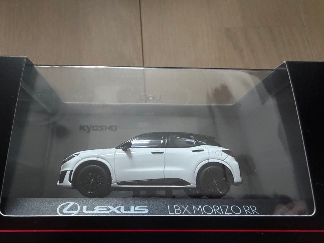 LEXUS LBX MORIZO RR 1/64 ミニカー　京商　ホワイト