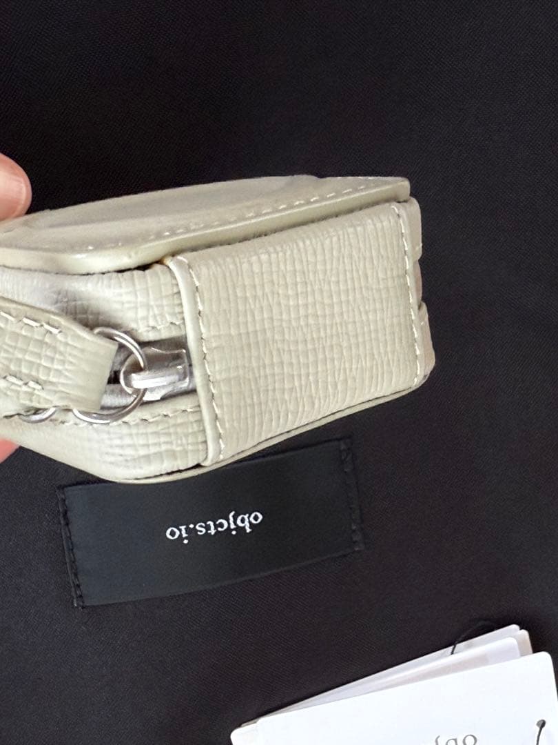 objects.io iPhone16Proケース ストラップ付き