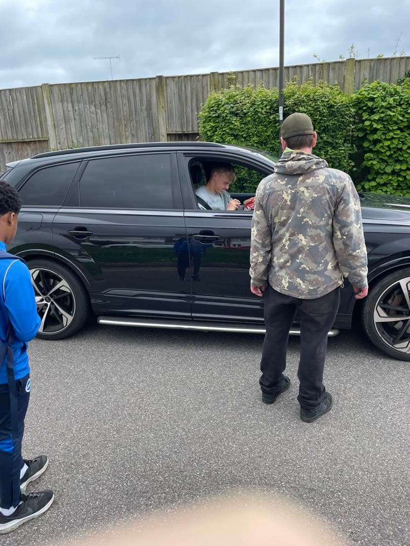 ブライトン　選手サイン入りキャップ