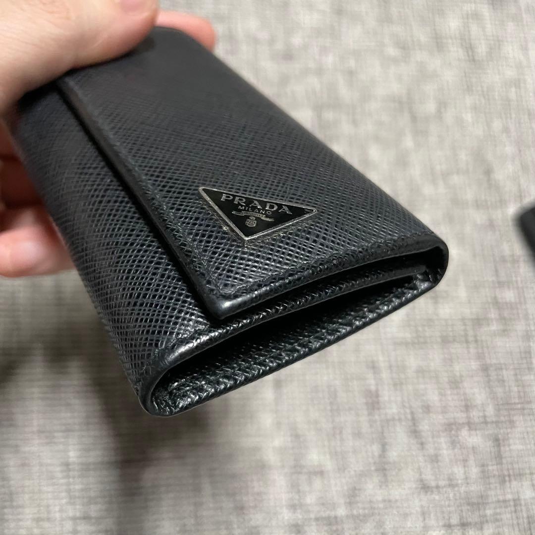 【人気】PRADA キーケース 6連 サフィアーノ レザー 黒