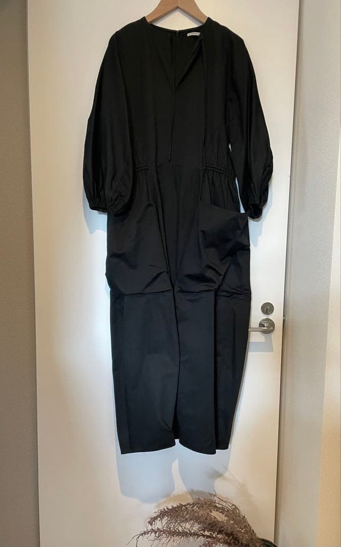 ⚫︎TENNE HANDCRAFTED MODERN ボリュームスリーブドレス