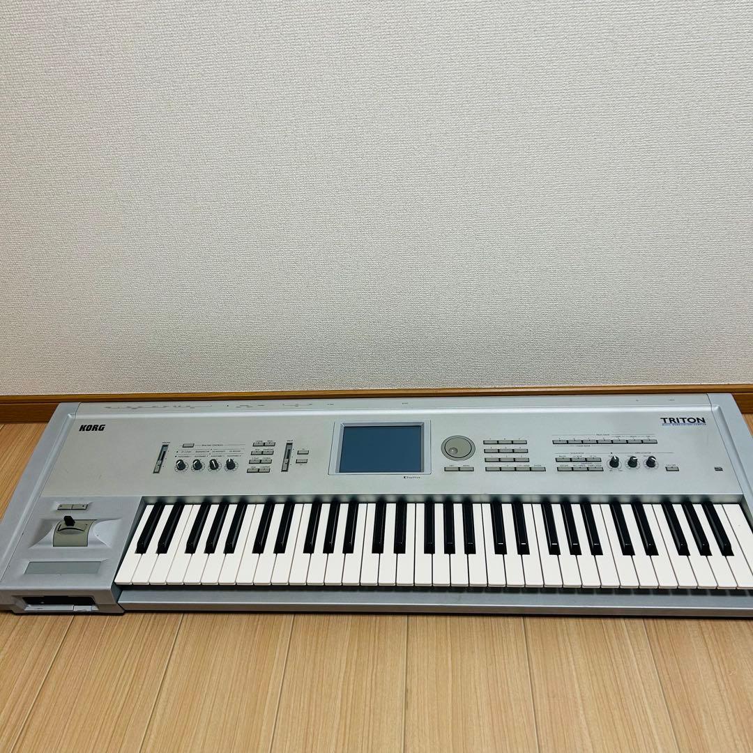 【音出しOK】KORG TRITON シンセサイザー 61鍵 ソフトケース付き