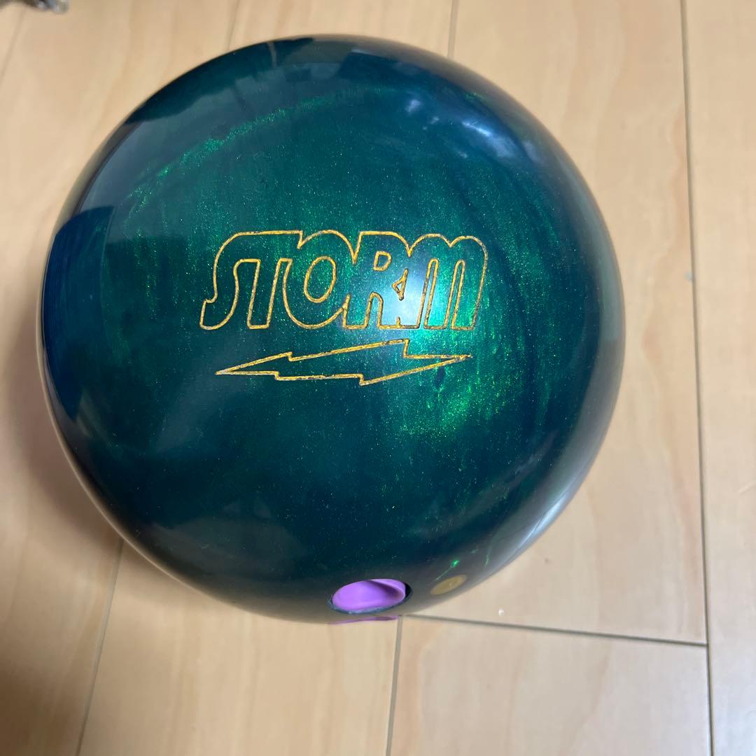 STORM IQ Tour エメラルド ボウリングボール 15ポンド
