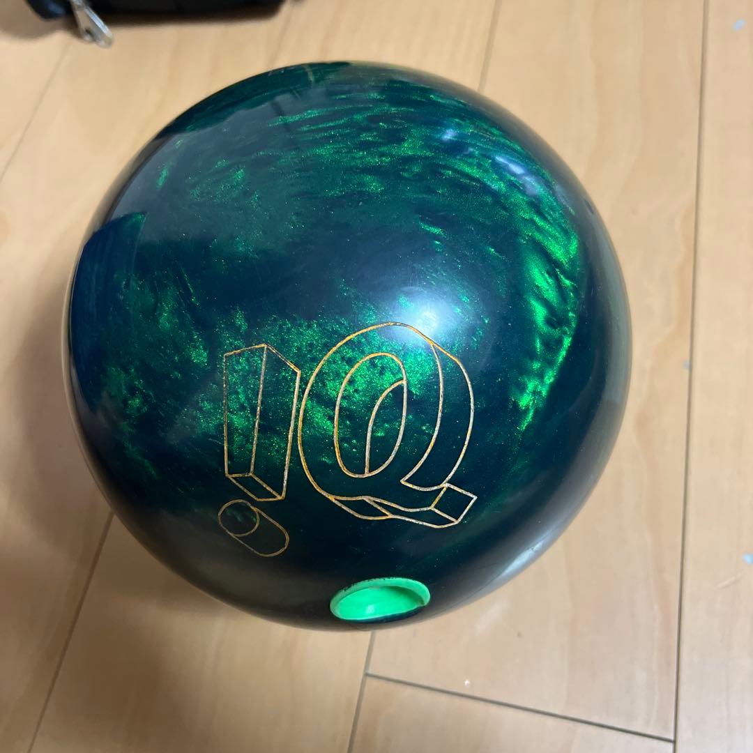 STORM IQ Tour エメラルド ボウリングボール 15ポンド