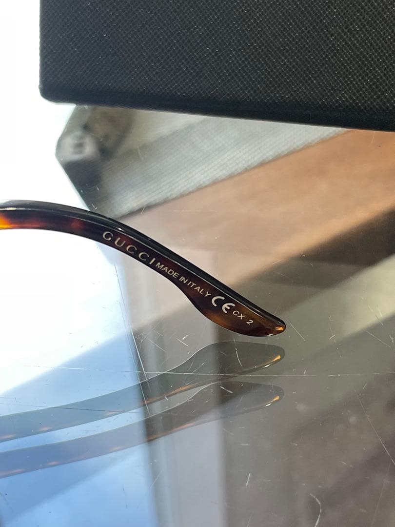 GUCCI オーバーサイズ サングラス