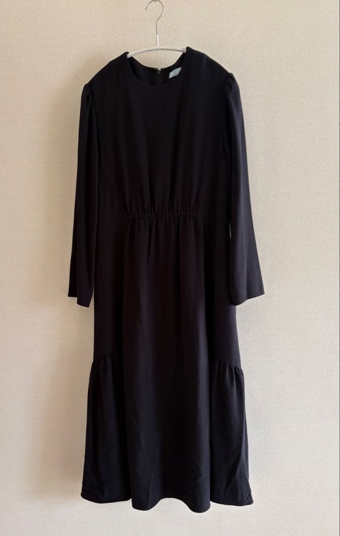 美品！組曲　ウォームジョーゼットティアード ワンピース　ブラック