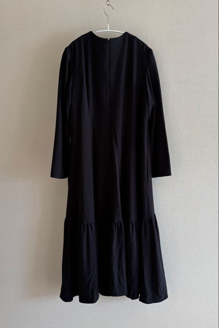 美品！組曲　ウォームジョーゼットティアード ワンピース　ブラック