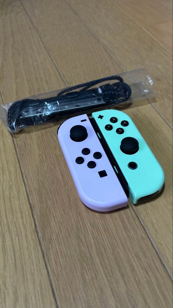 【期間限定値下げ】任天堂Switch有機EL／ジョイコン／充電グリップ-３点