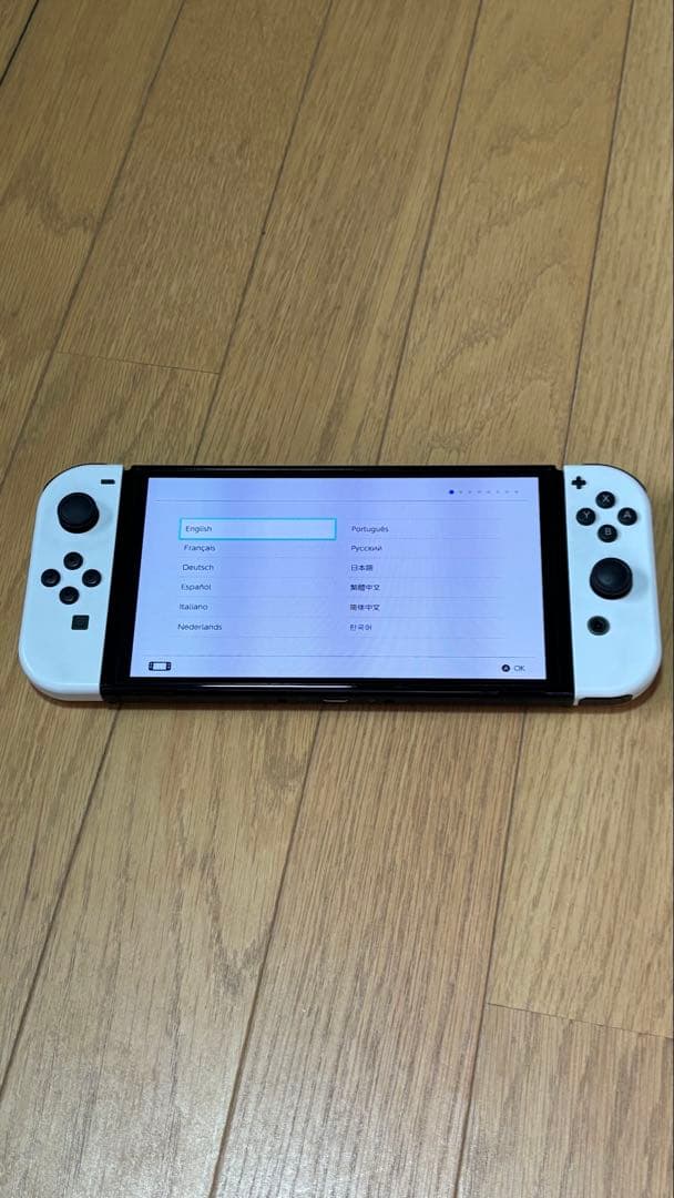 【期間限定値下げ】任天堂Switch有機EL／ジョイコン／充電グリップ-３点