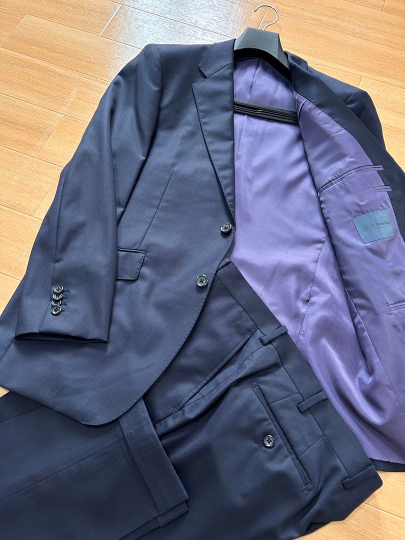 未使用に近い　グローバルスタイル　イタリア製エストラート　ネイビースーツ　XL