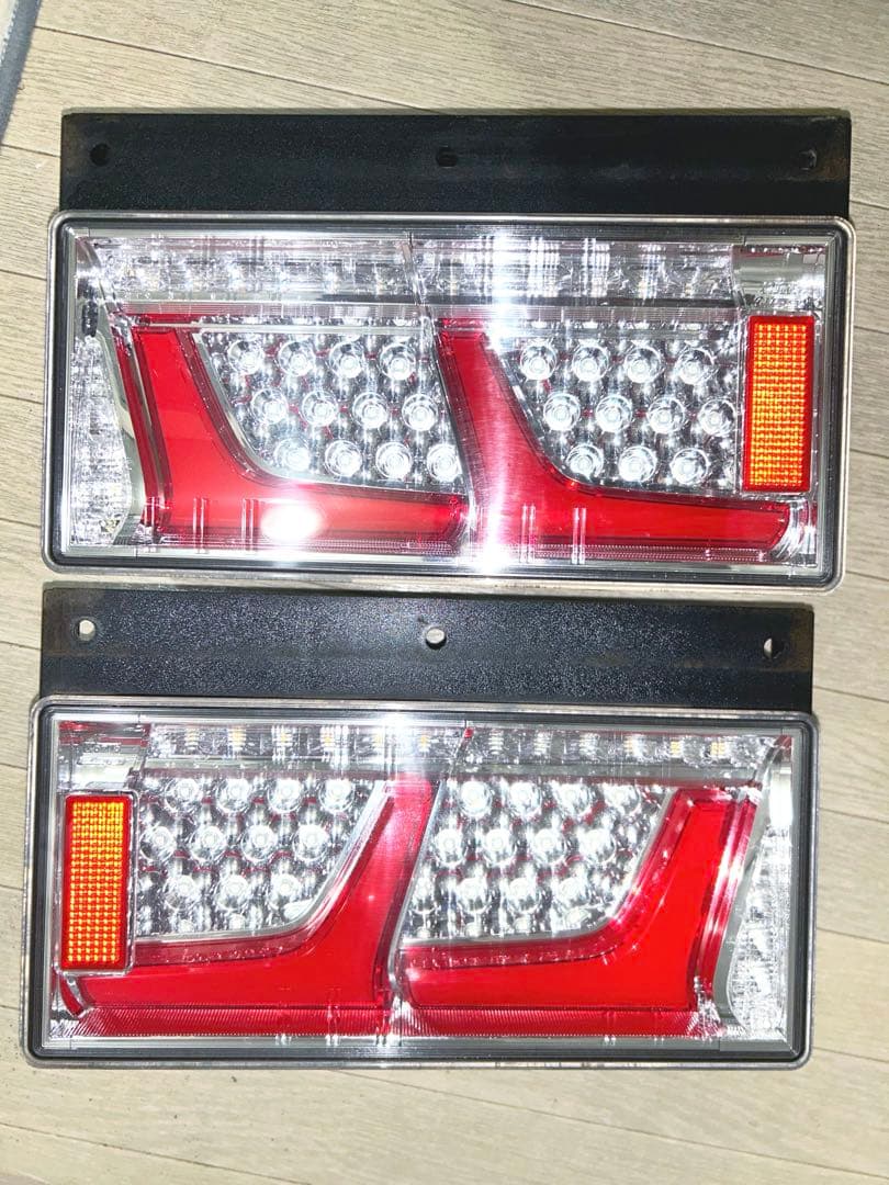 小糸製作所　LED2連テールランプ　左右セット