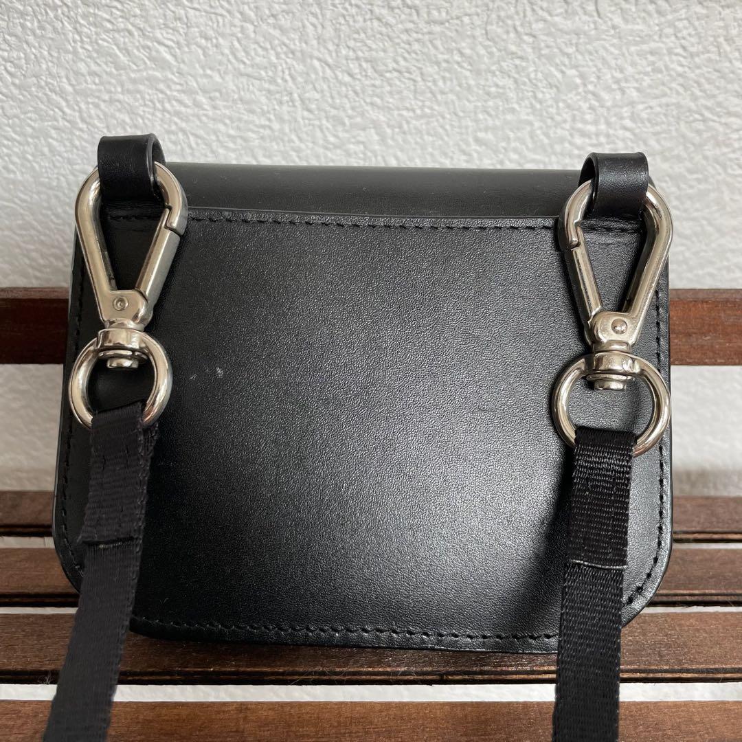 美品ITTI ショルダーウォレット ブラック　ミニ財布　黒