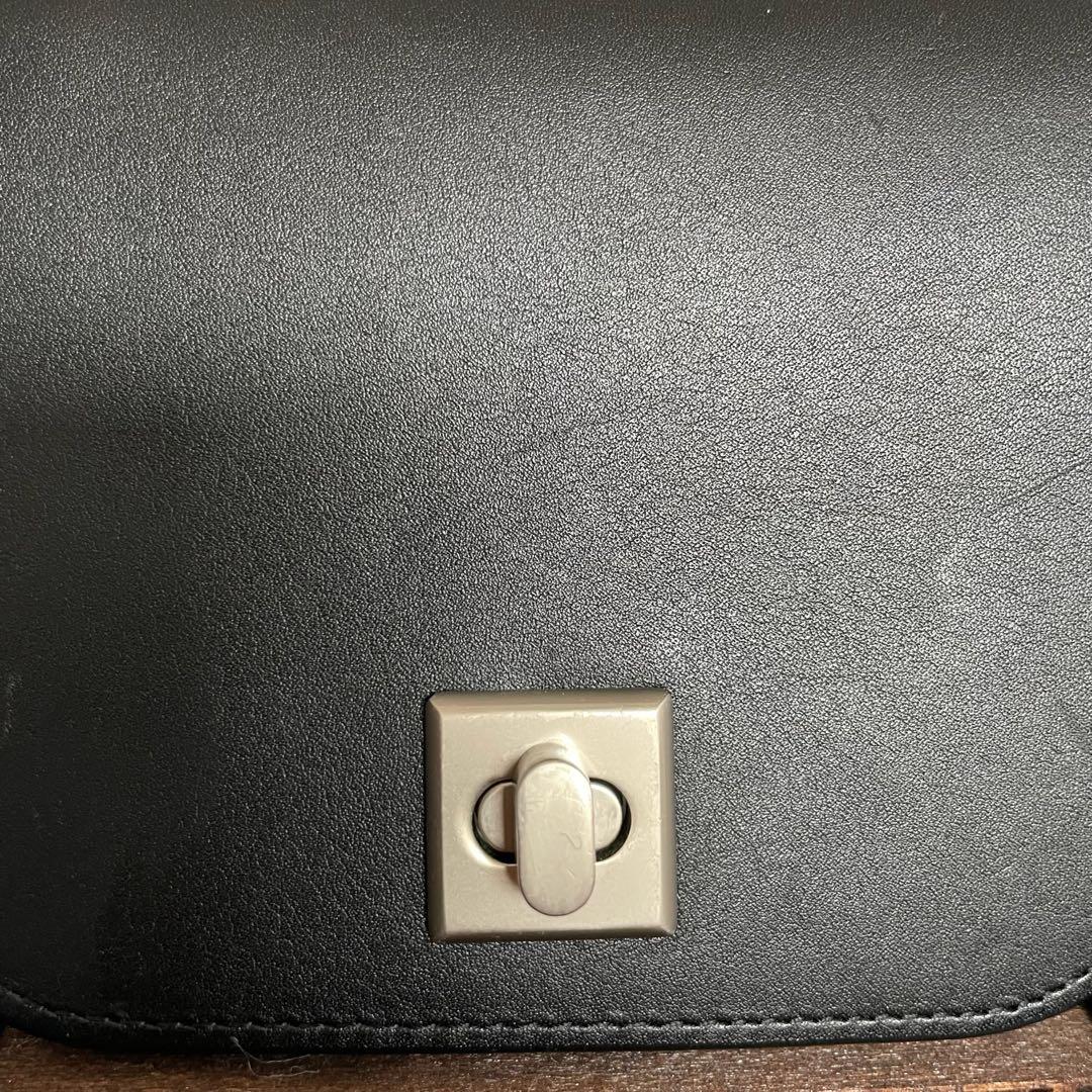 美品ITTI ショルダーウォレット ブラック　ミニ財布　黒