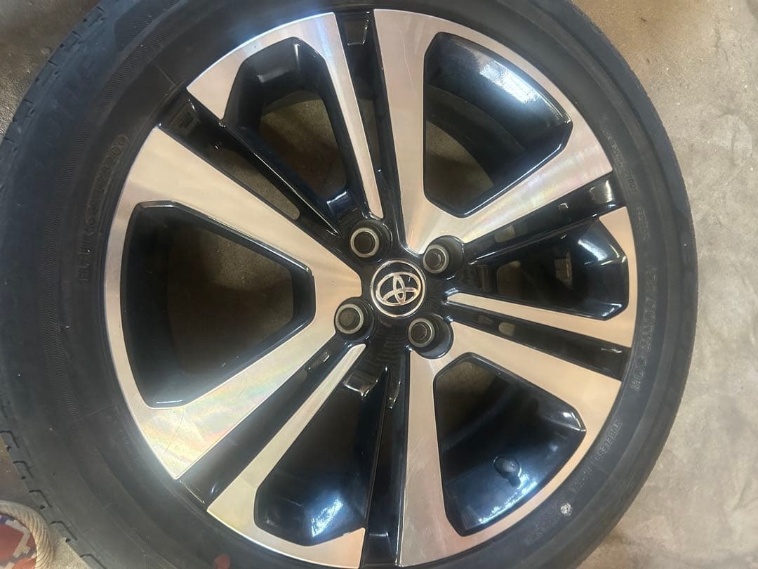 ダイハツ　ロッキー　195 60 17 タイヤホイールセット　プレミア