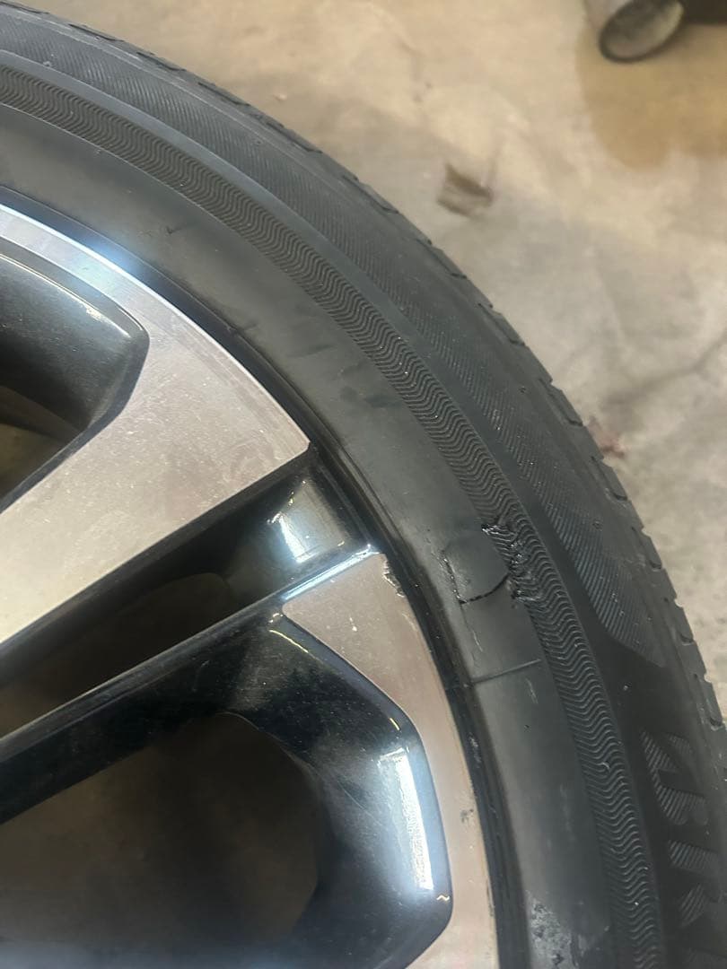 ダイハツ　ロッキー　195 60 17 タイヤホイールセット　プレミア