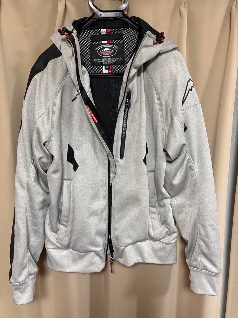 クシタニ、フード付きジャケット グレー