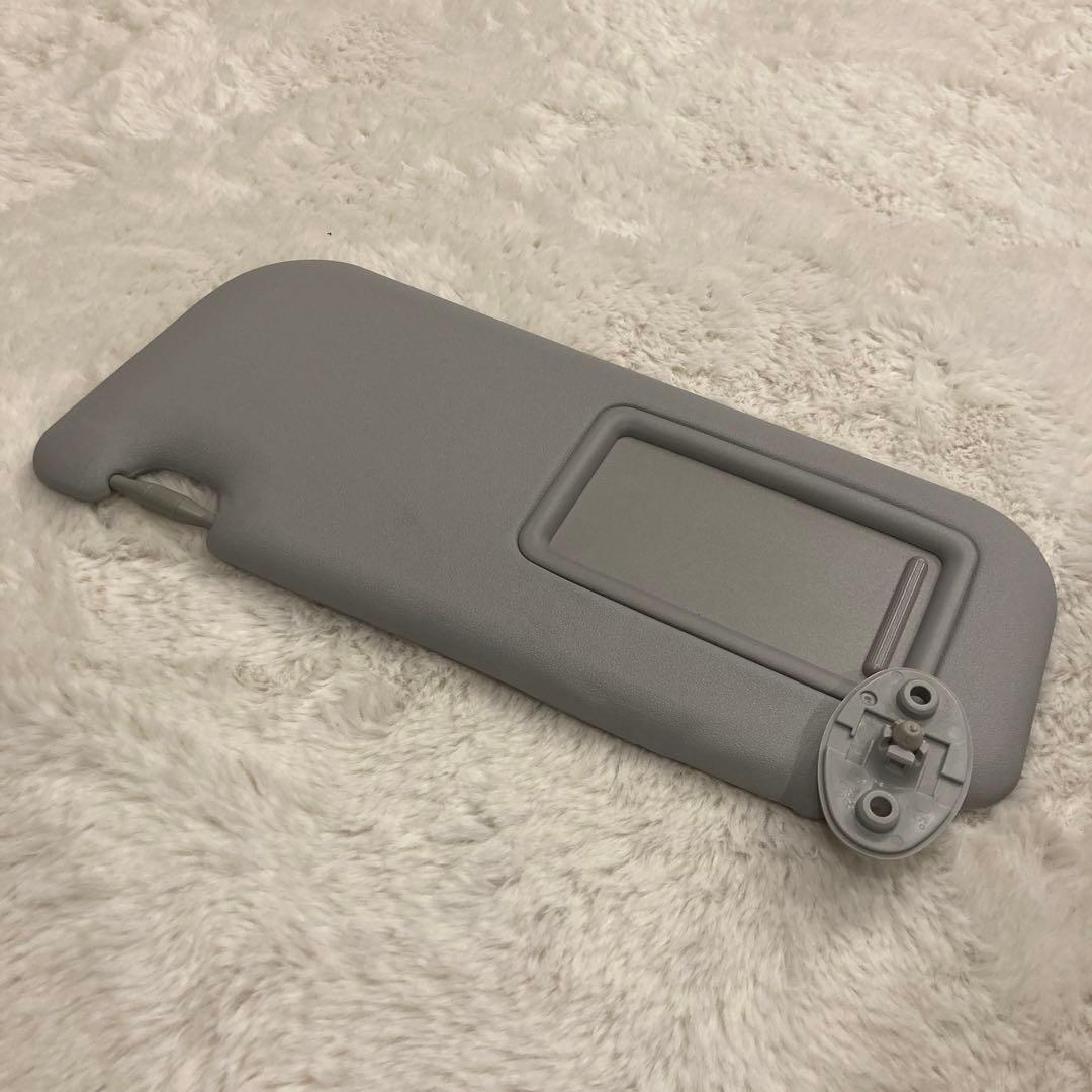 【中古】TOYOTA アクア　NHP10 USバイザー
