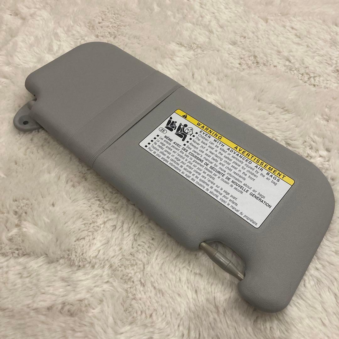 【中古】TOYOTA アクア　NHP10 USバイザー