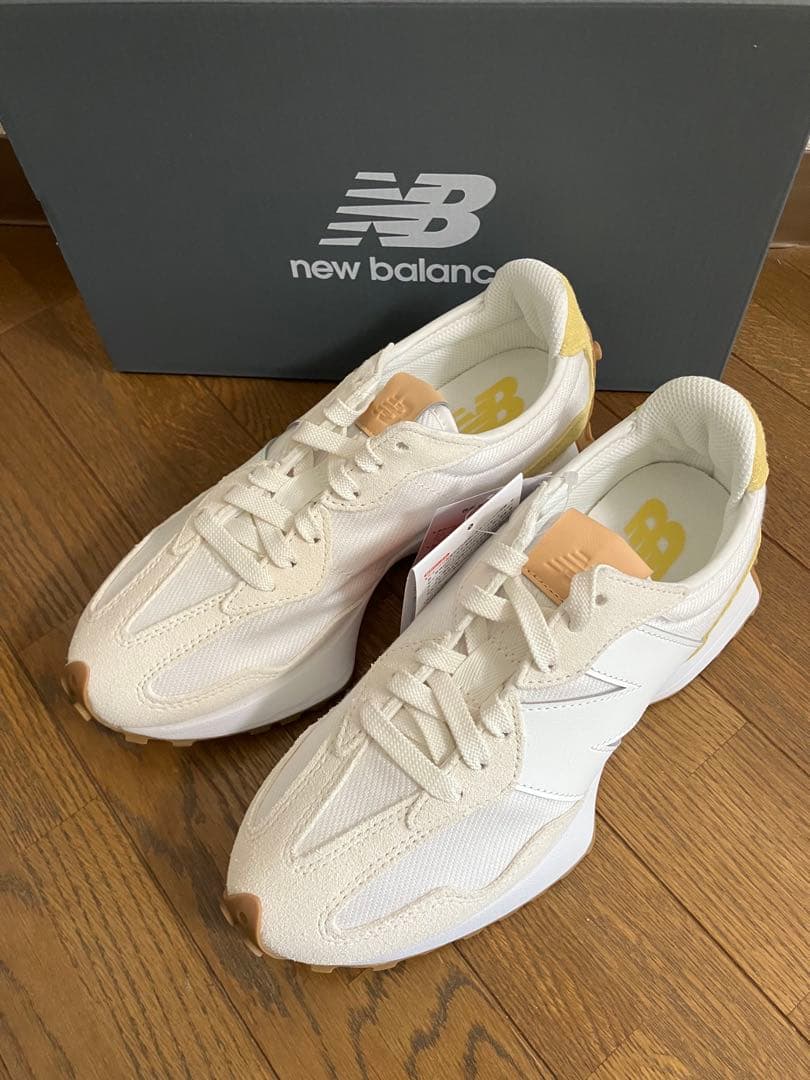 24.0cm ニューバランスWS327 ホワイト&ベージュカラー