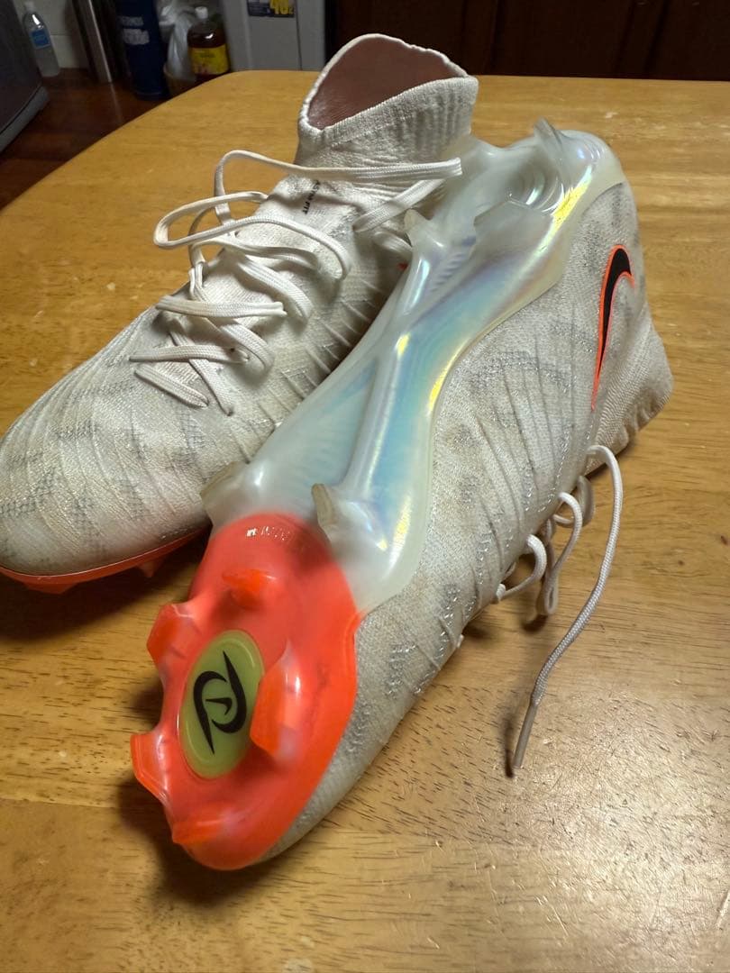 Nike サッカーシューズ ホワイト/オレンジ