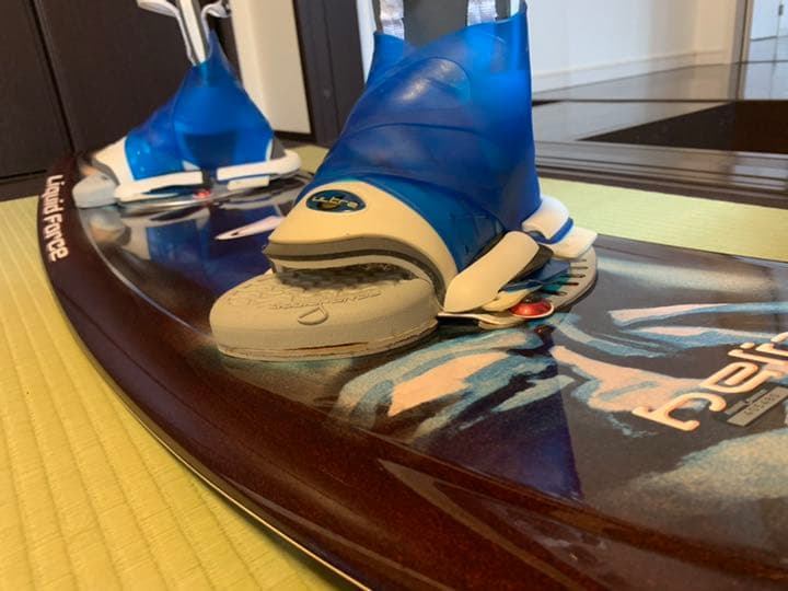 ウェイクボード 〜リキッドフォース〜