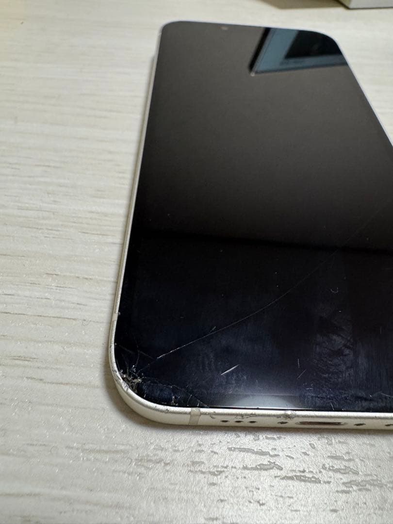 iPhone 13 ホワイト