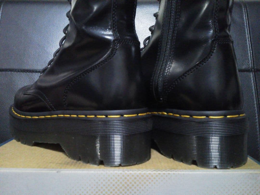 【極美品】Dr.Martens JADON UK7 黒 男女可 厚底 8ホール