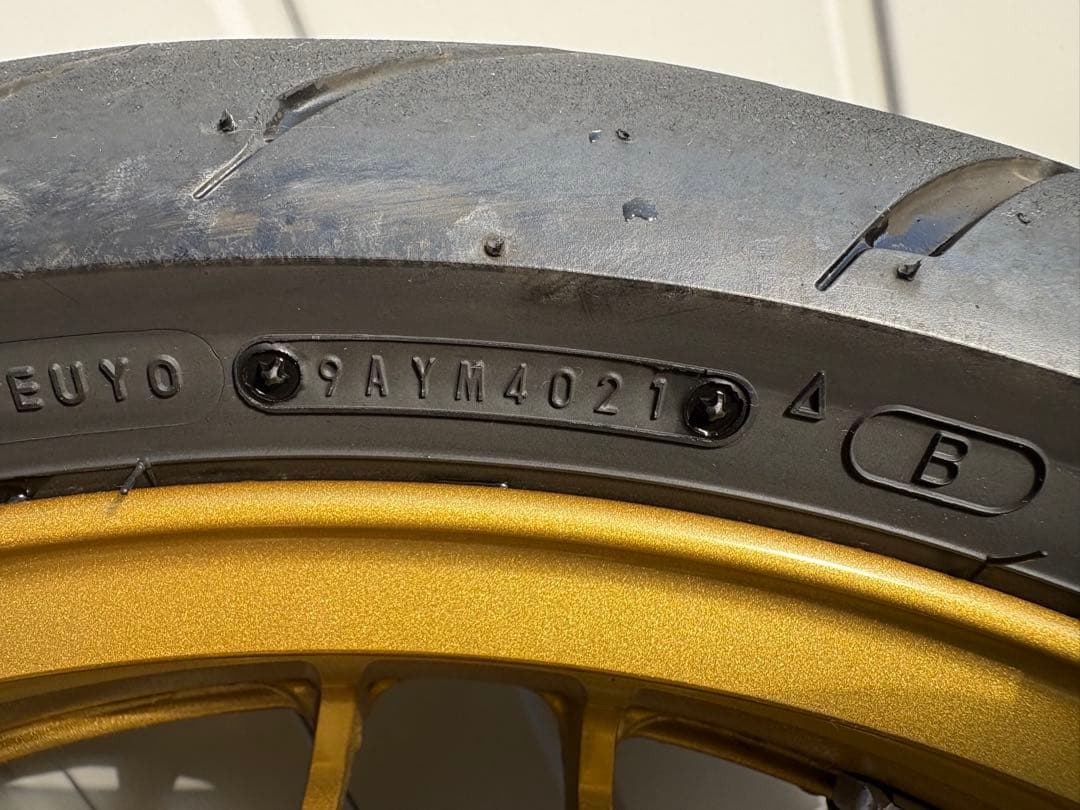 Z900rsゴールド スポークデザイン ホイール 前後セット