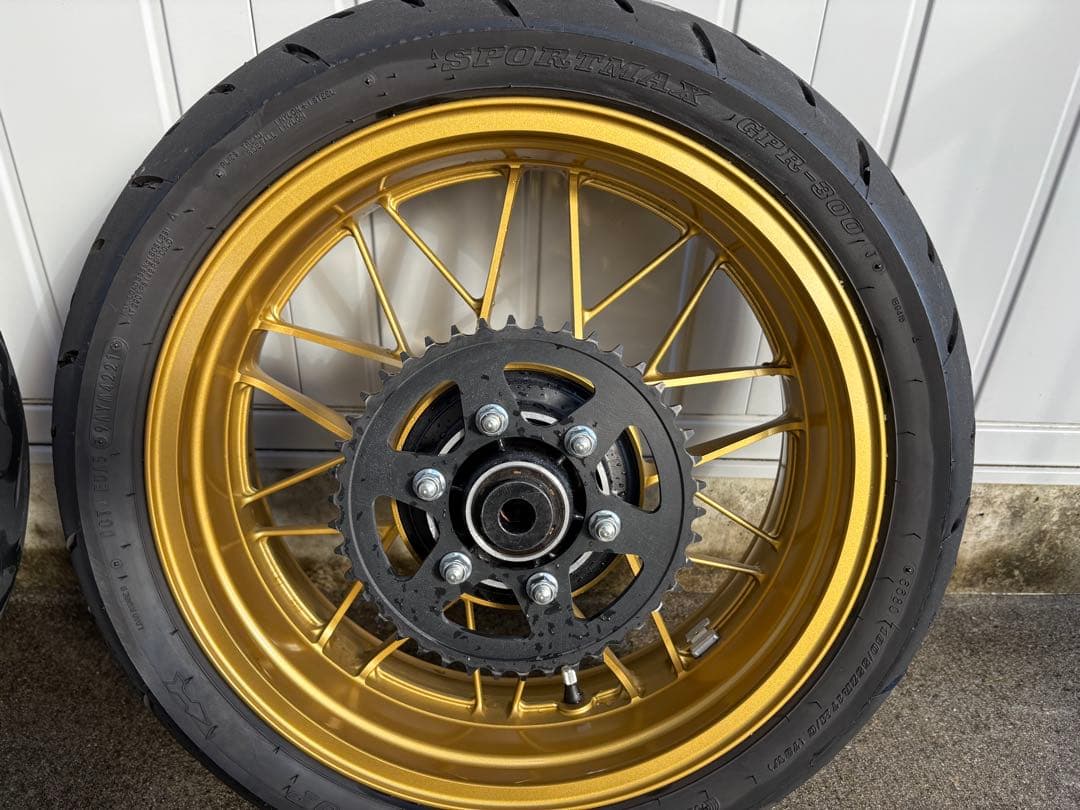 Z900rsゴールド スポークデザイン ホイール 前後セット