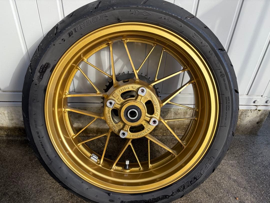 Z900rsゴールド スポークデザイン ホイール 前後セット