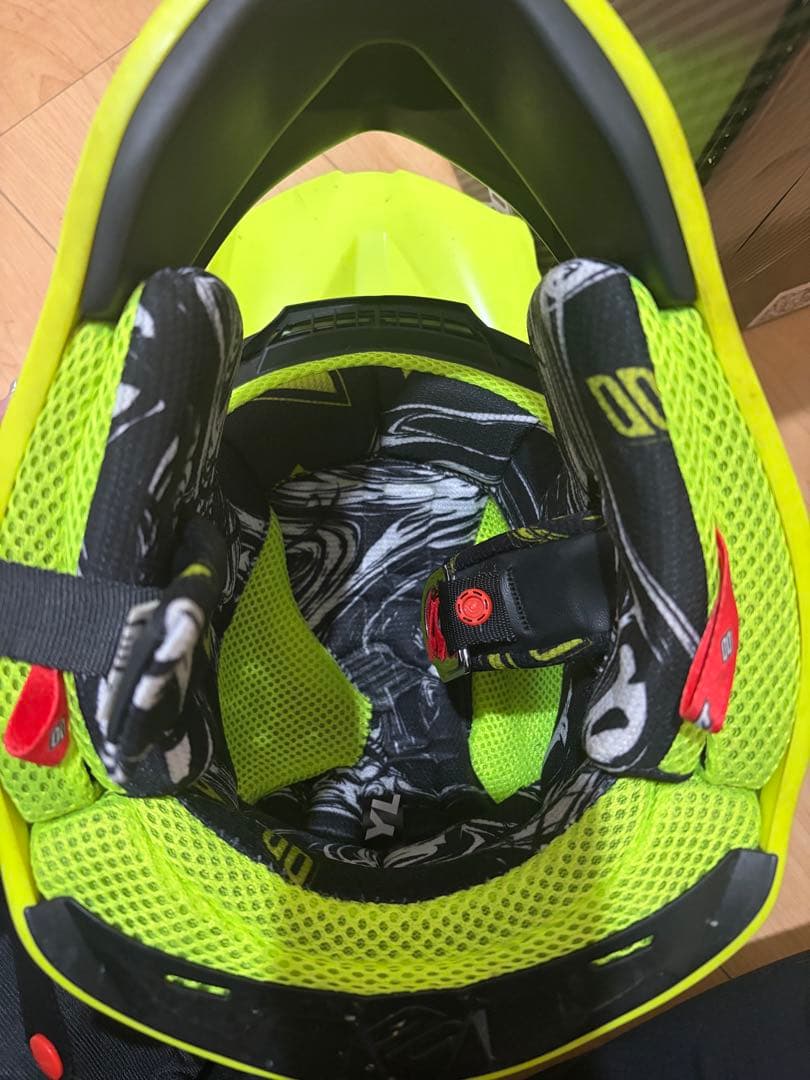 SHOT FURIOUS モトクロス用　フルフェイスヘルメット　キッズ用