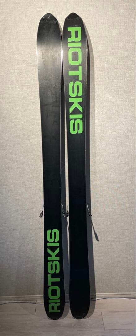 Riot Skis ライオット　スキー板 マーカー　グリフォン　ビンディング付き