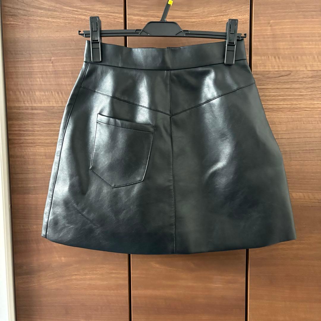 Shelleyシェリエ フロント ZIP レザー スカート M