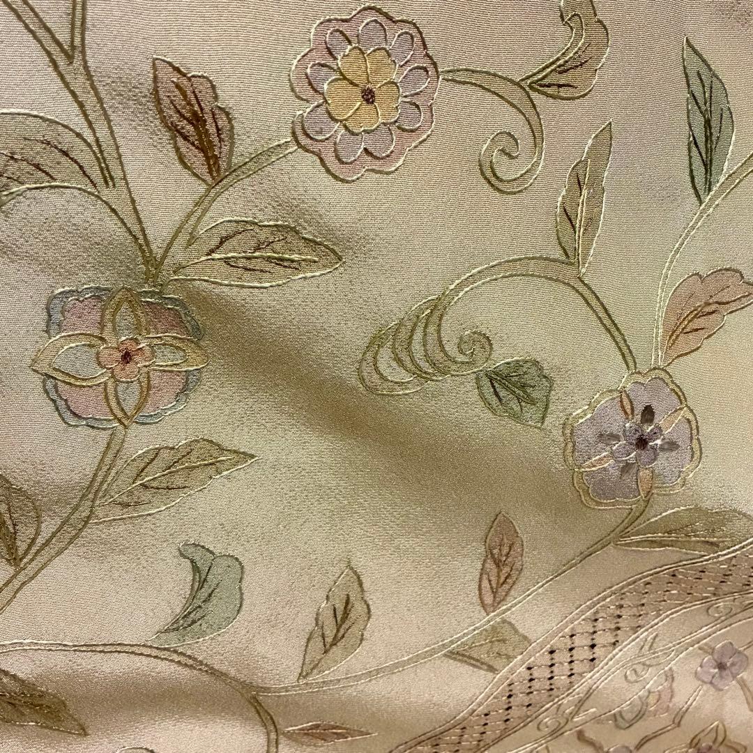 D168 訪問着　総刺繍　汕頭・蘇州刺繍　華文　唐草　正絹　着物　袷　極美品