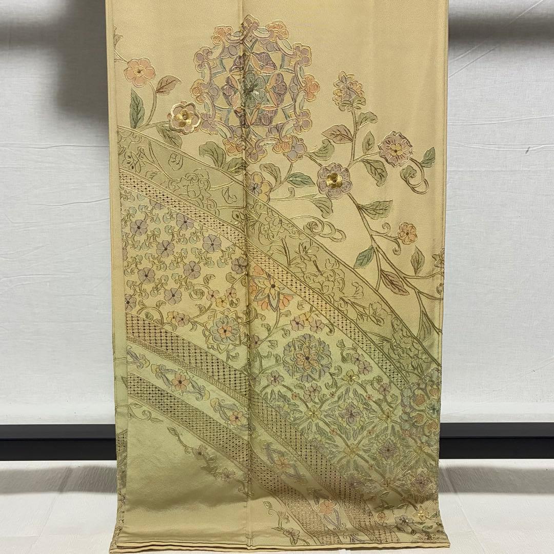 D168 訪問着　総刺繍　汕頭・蘇州刺繍　華文　唐草　正絹　着物　袷　極美品