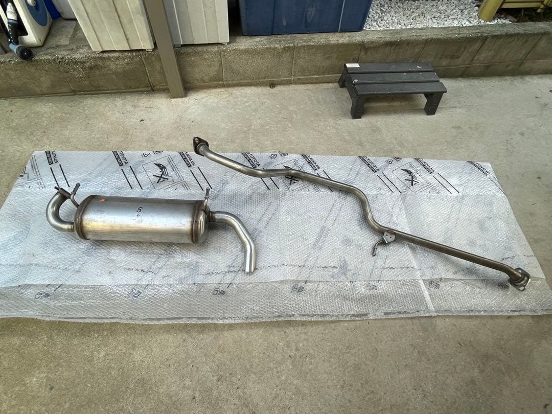 早い者勝ち！夏休み値下げ！JB64 ジムニー　純正マフラー 【新車外し】