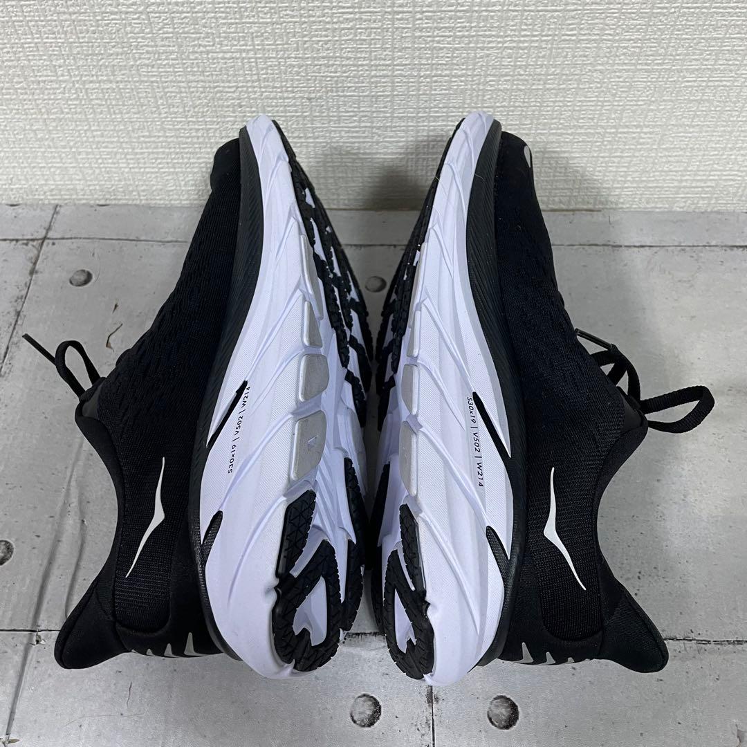 美品　HOKA ホカ　CLIFTON8 ランニングシューズ 黒　スニーカー　24