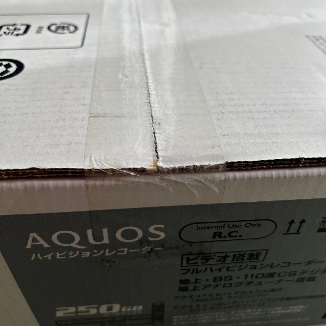 【未開梱　未使用品】SHARP DV-ACV52 ［HDD+DVD+VHS］