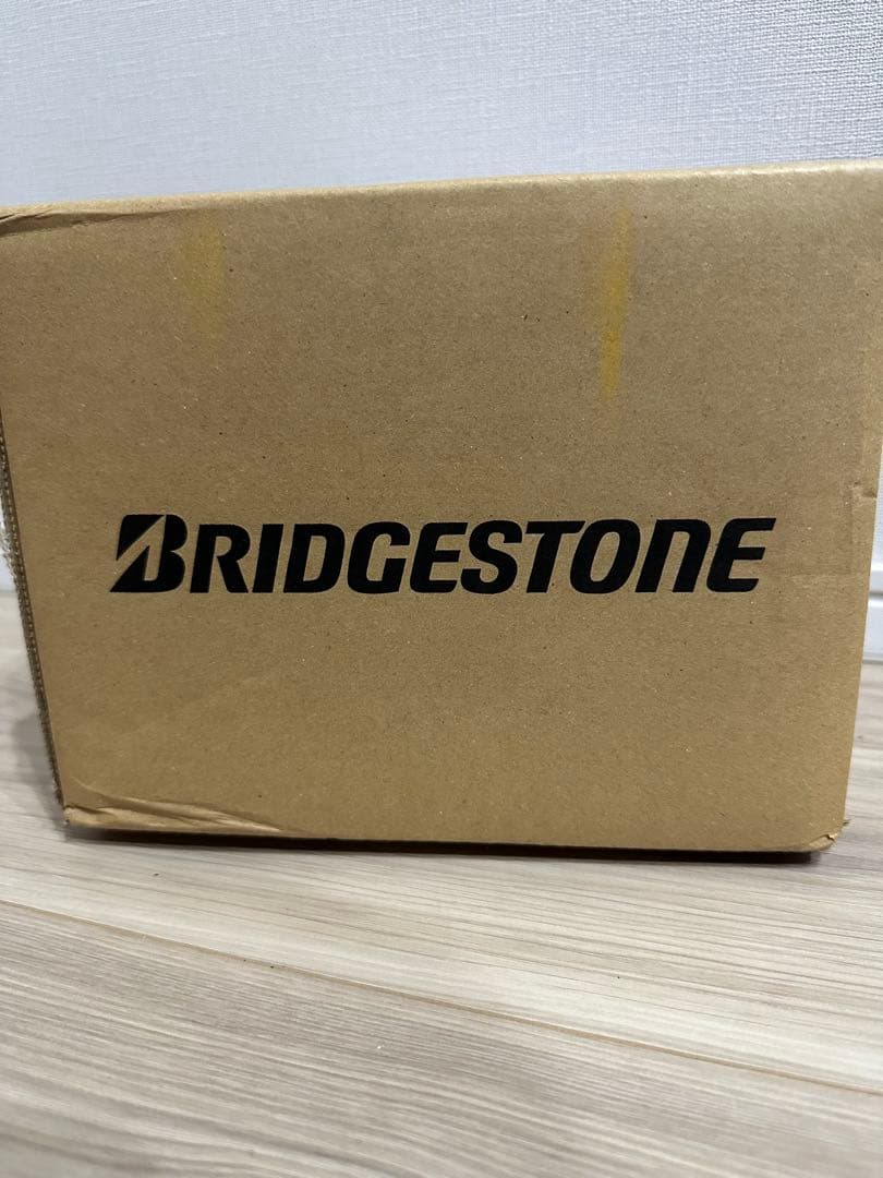 2025年モデルSuper Straight ゴルフボール イエロー　3ダース