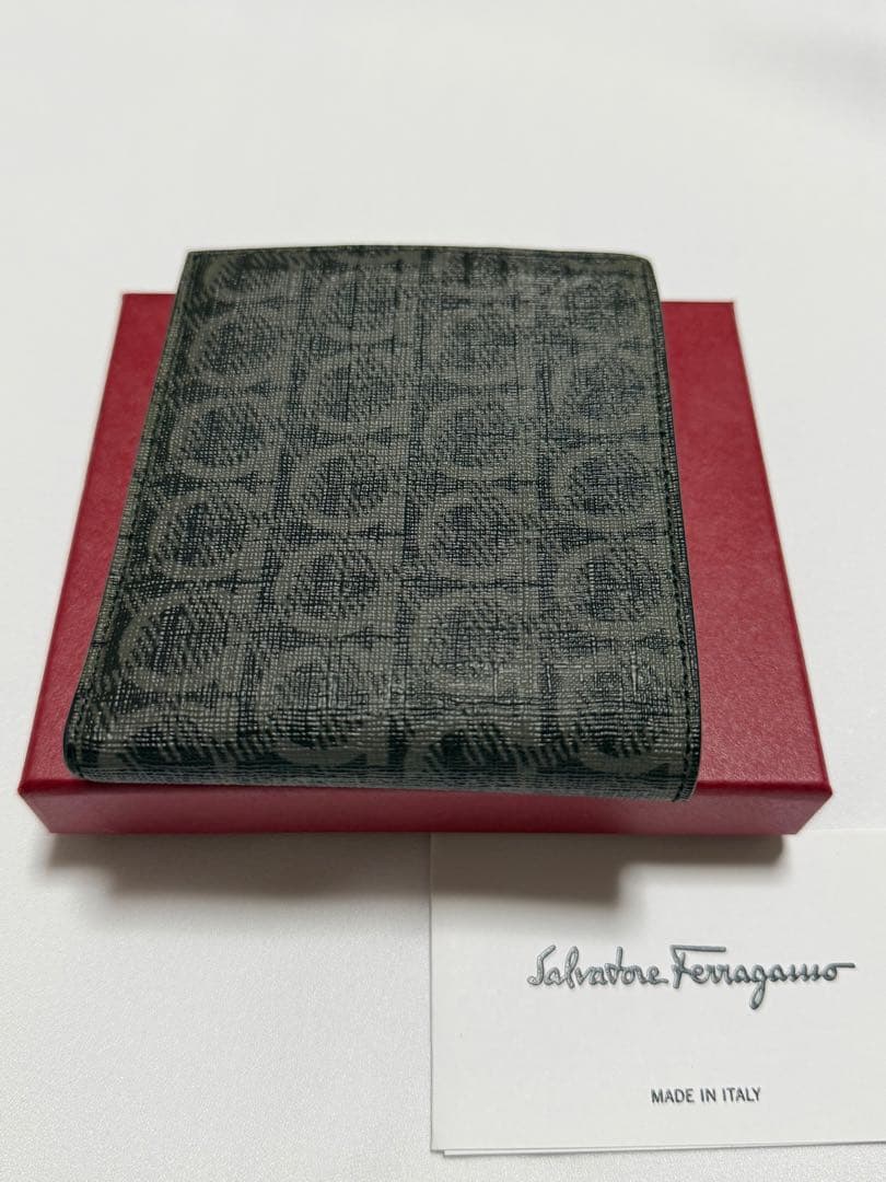 新品 Ferragamo フェラガモ レザー 財布 ガンチーニ プレゼントにも♡