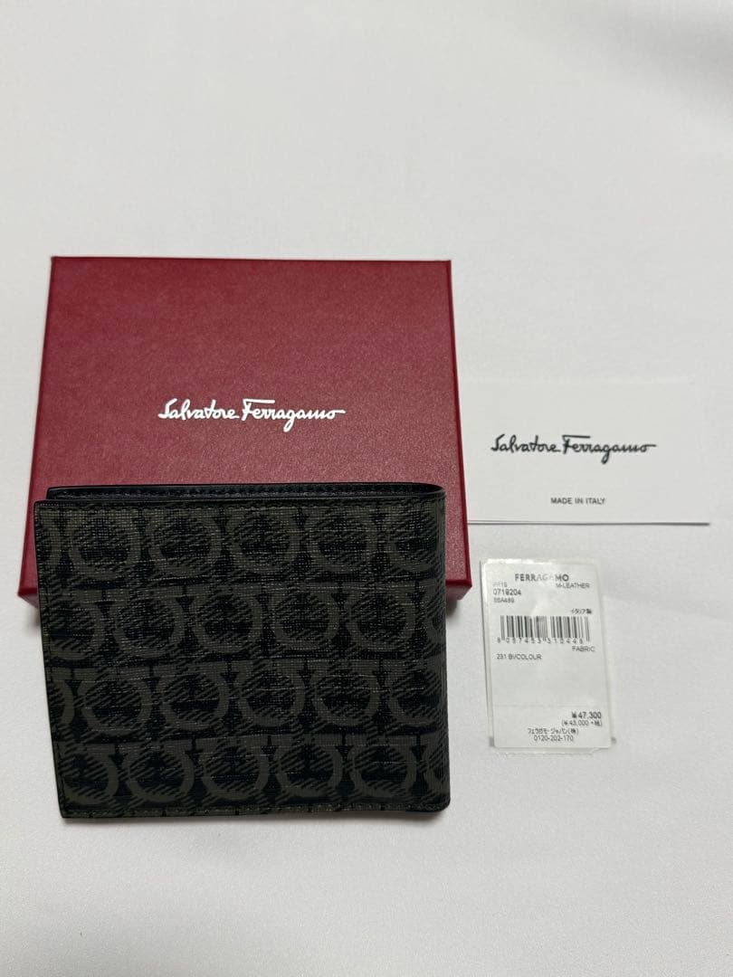 新品 Ferragamo フェラガモ レザー 財布 ガンチーニ プレゼントにも♡