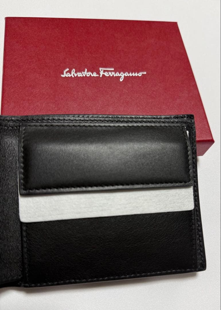 新品 Ferragamo フェラガモ レザー 財布 ガンチーニ プレゼントにも♡