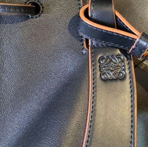 LOEWEショルダーバック