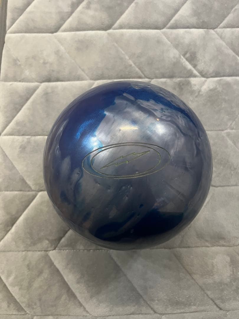 STORM ROAD WARRIOR ボウリングボール　15ポンド