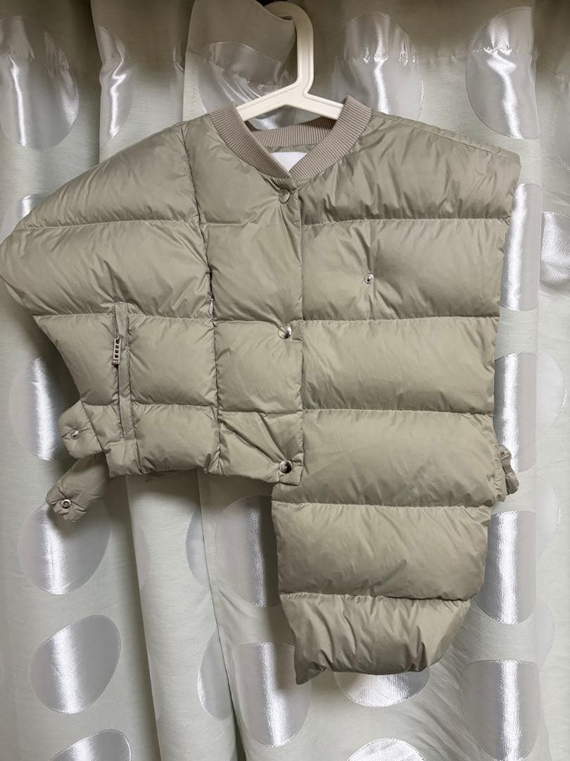 UN3D.ダウンベスト【美品】