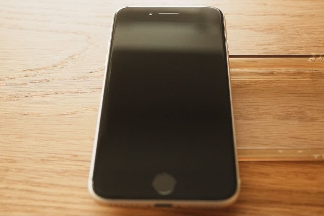 【即日発送】第3世代 iPhone SE 美品　simフリー　64GB