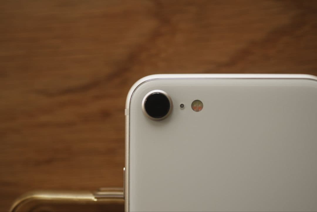 【即日発送】第3世代 iPhone SE 美品　simフリー　64GB