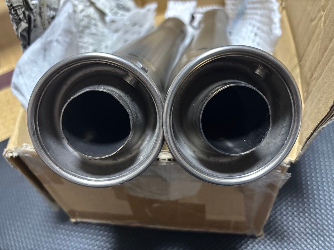 アクラボビッチ マフラー　　AKRAPOVIC