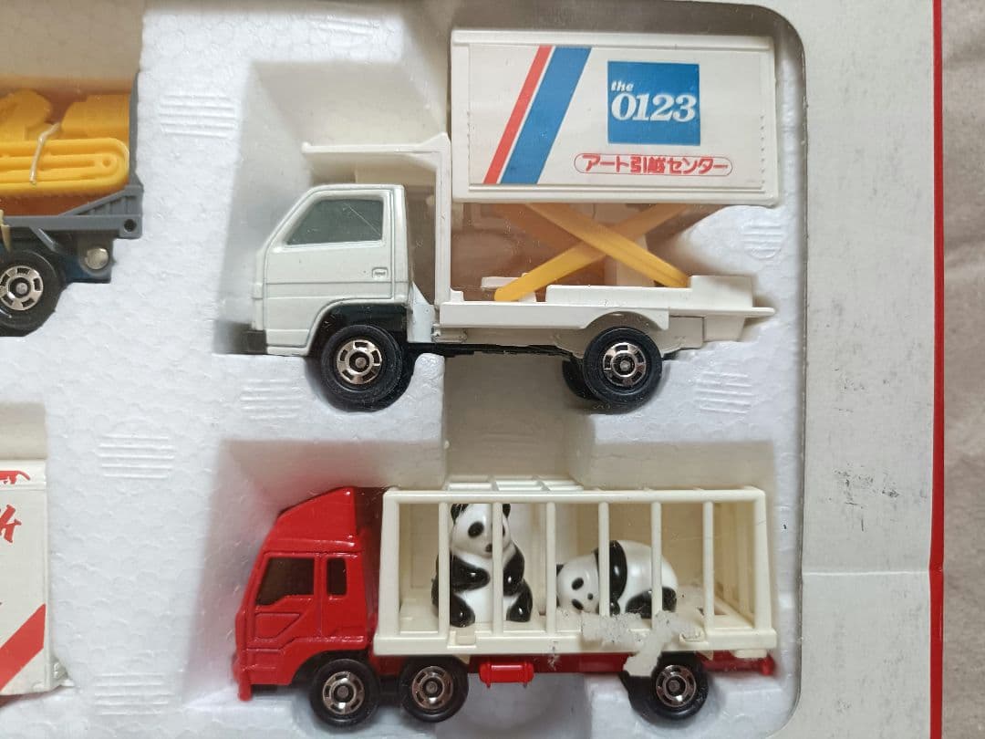 トミカ 運搬車セット TOMY ミニカー　日本製　ブルドーザ　トラック　いすず
