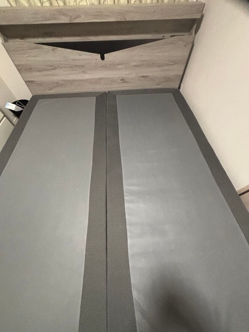 クイーン ベッドフレーム　マットレス